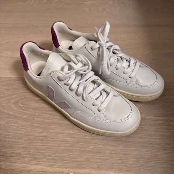 Veja Sneakers Size 37 - Picture 1 of 6